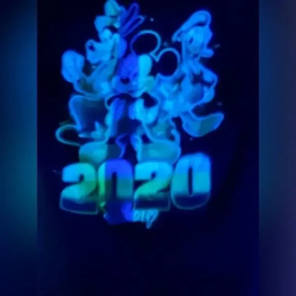 adult Disney Shirt Medium Glow in the Dark 2020 Mickey Mouse Goofy - Picture 7 of 8